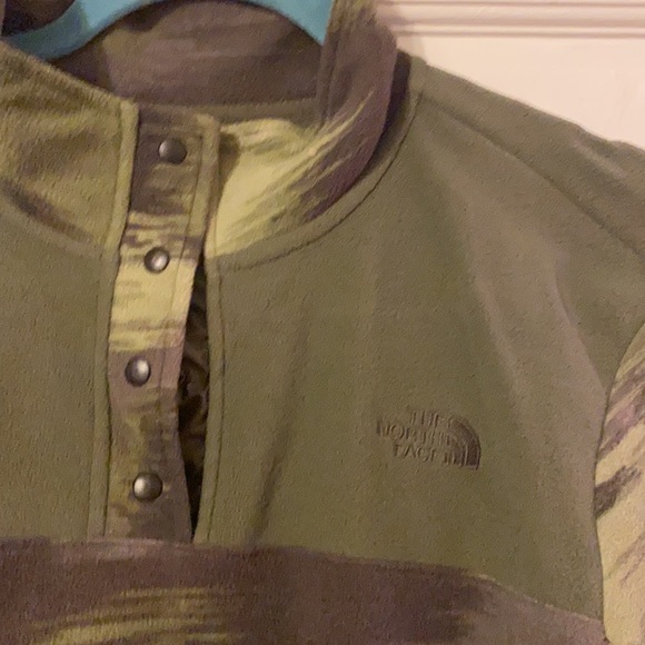 NORTH FACE camo Women’s Fleece - Picture 2 of 4